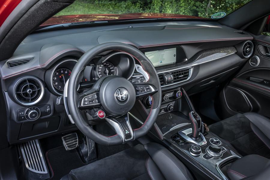 Торпедо Alfa Romeo Stelvio Quadrifoglio (949) 2020 года  (WW) (фото 42 из 55)